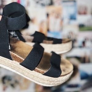 Steve Madden Black Platform Sandal, Size 8